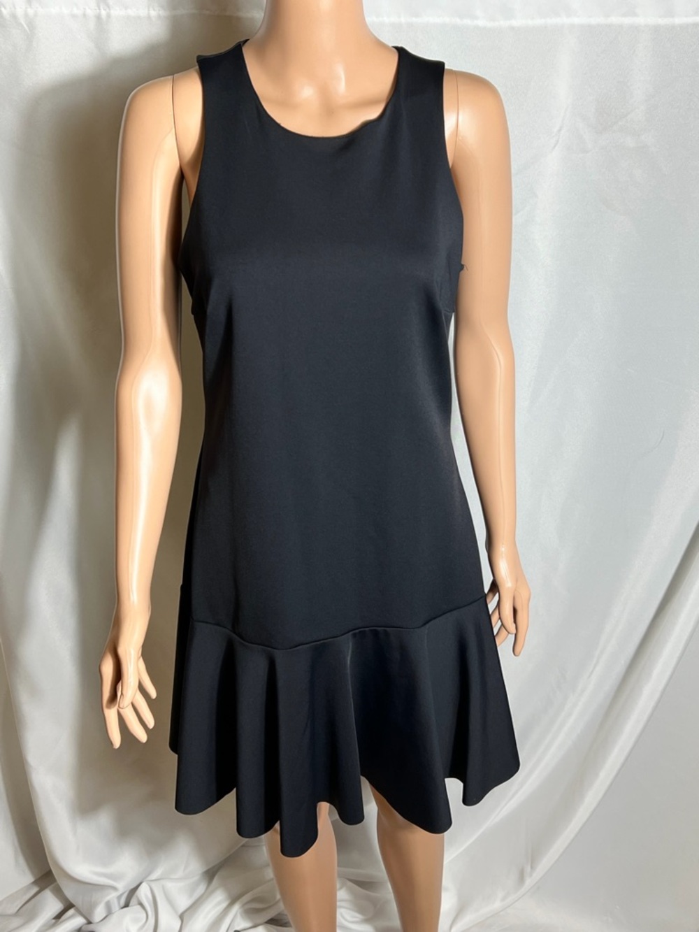 Trina Turk Black Sleeveless Shift Dress Ruffle Hem Open Back Size 8 Chic